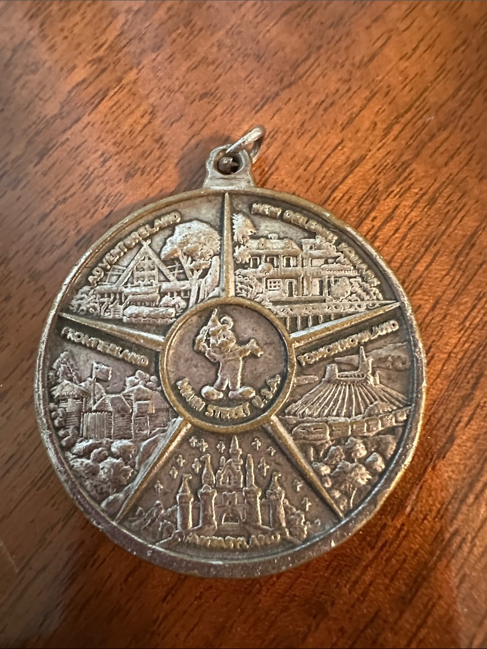 Vintageβ Disney Parks Round Souvenir Bronze Tone Medal Pendant